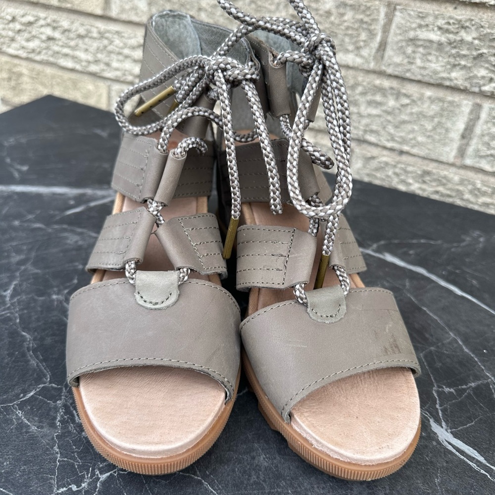 SOREL Joanie II Leather Wedge Sandals size 7 - Picture 3 of 8